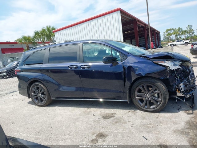 Toyota Sienna Xse