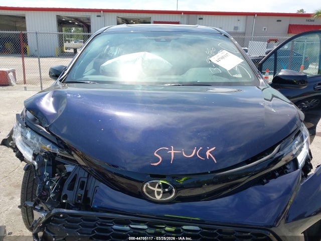 Toyota Sienna Xse