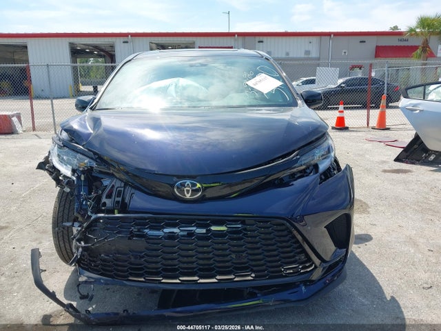 Toyota Sienna Xse