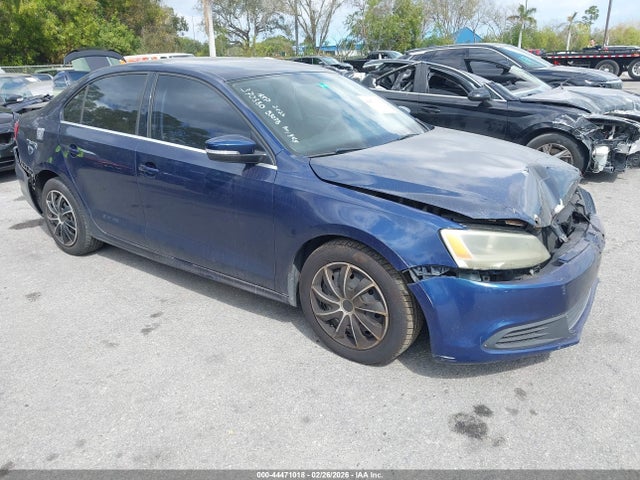 Salvage Volkswagen Jetta Image