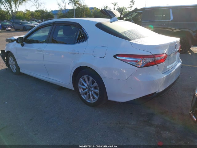 Toyota Camry Le