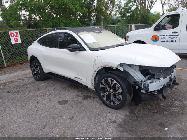 Salvage Ford Mustang Image