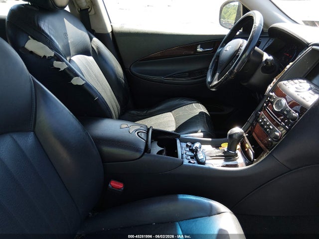 INFINITI Ex Journey