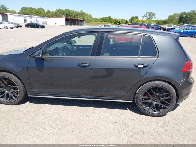 Volkswagen Golf S 4-door