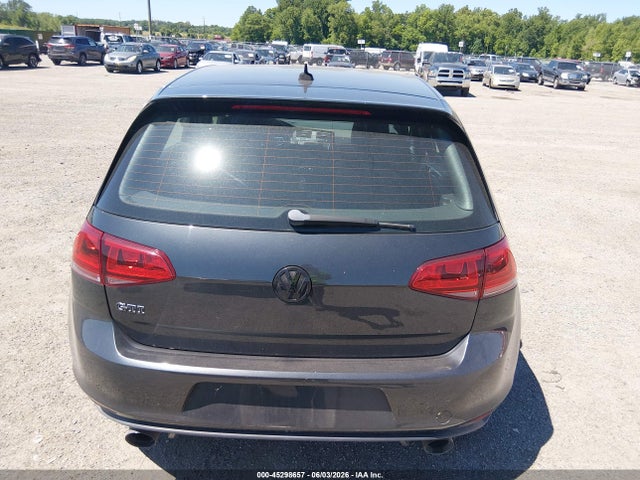 Volkswagen Golf S 4-door