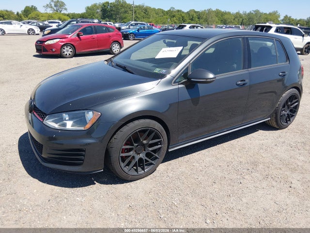 Volkswagen Golf S 4-door