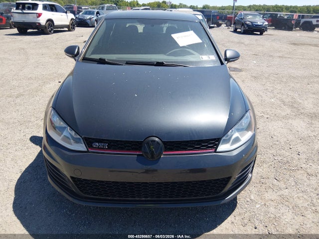Volkswagen Golf S 4-door