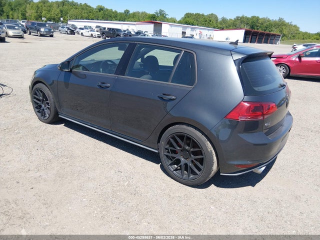 Volkswagen Golf S 4-door