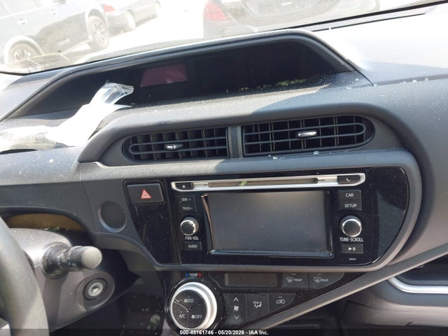 Toyota Prius c Two
