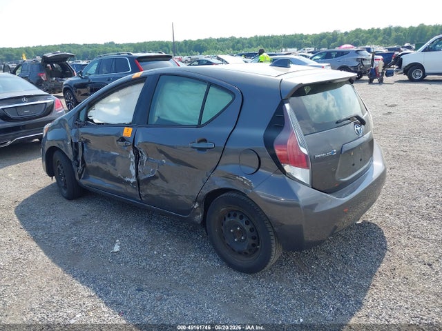 Toyota Prius c Two