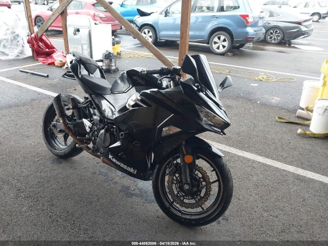 Salvage Kawasaki Ex400 Image