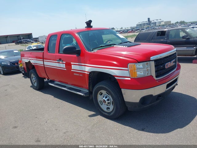Salvage GMC Sierra 2500 Image