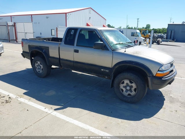 Salvage Chevrolet S-10 Image