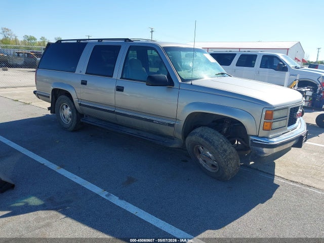 Salvage GMC Suburban 1500 Image