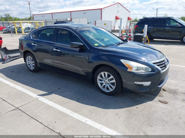 Salvage Nissan Altima Image