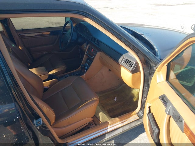 Mercedes-Benz E-Class 320