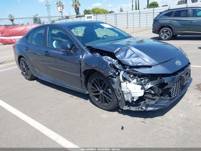 Salvage Toyota Camry Image