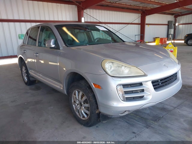 Salvage Porsche Cayenne Image
