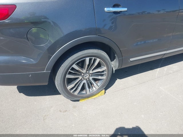 Ford Explorer Platinum