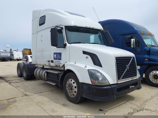 Salvage Volvo Vn Image