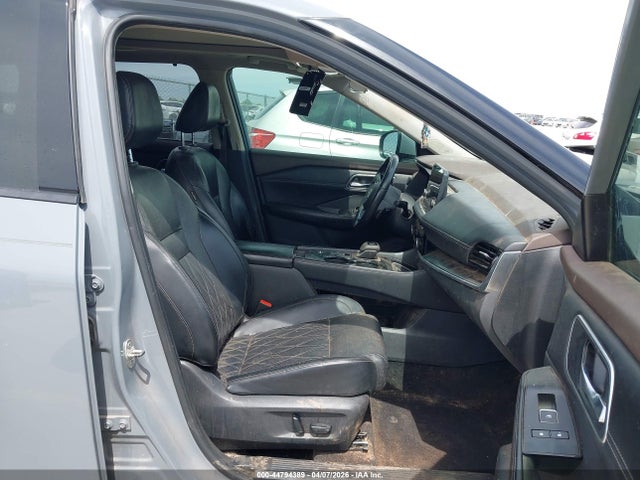 Nissan Rogue Platinum Fwd