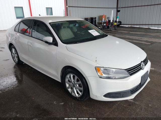 Salvage Volkswagen Jetta Image