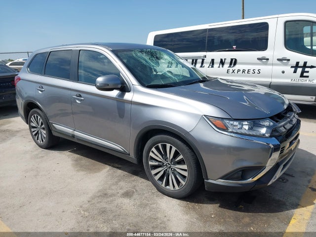 Salvage Mitsubishi Outlander Image