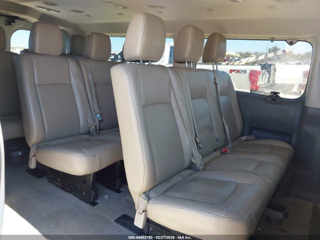 Nissan Nv Sl V8
