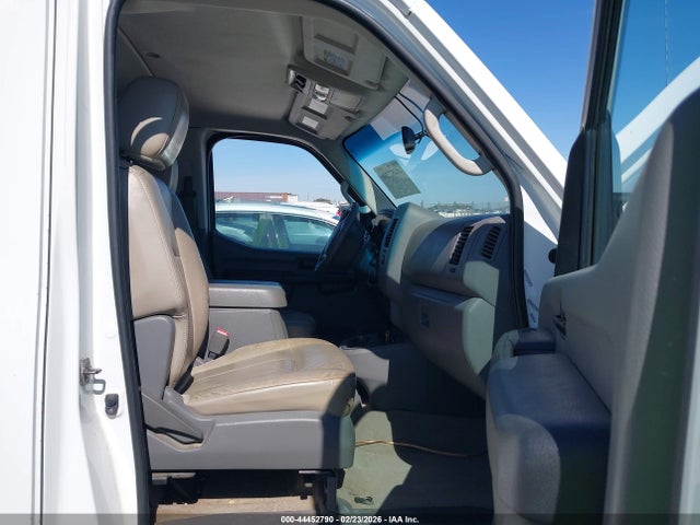 Nissan Nv Sl V8