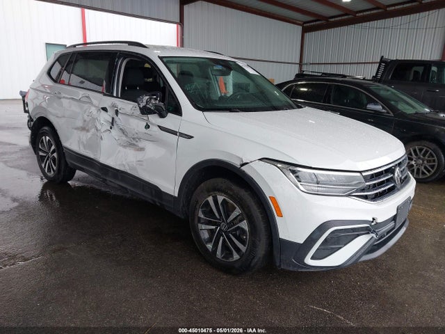 Salvage Volkswagen Tiguan Image