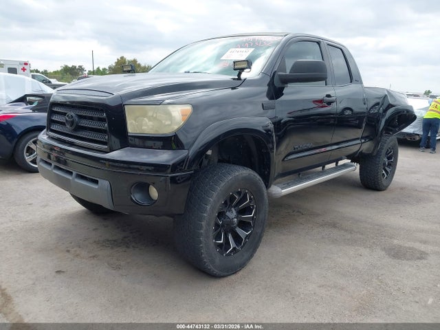 Toyota Tundra Sr5 5.7l V8
