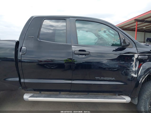 Toyota Tundra Sr5 5.7l V8