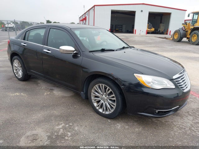 Salvage Chrysler 200 Image