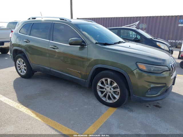 Salvage Jeep Cherokee Image