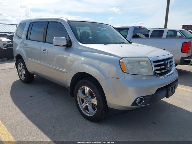 Salvage Honda Pilot Image