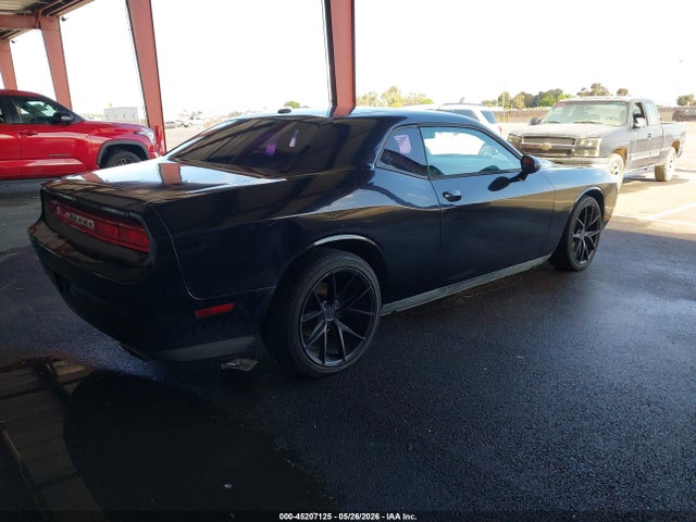 Dodge Challenger Sxt