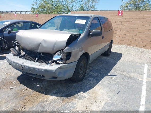 Toyota Sienna Ce