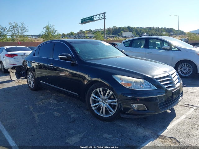 Salvage Hyundai Genesis Image