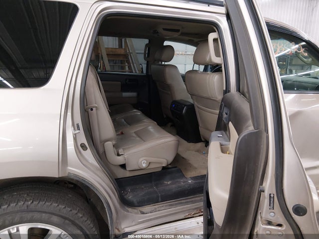 Toyota Sequoia Sr5 5.7l V8