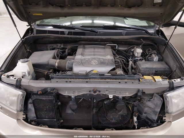 Toyota Sequoia Sr5 5.7l V8
