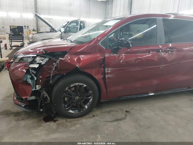 Toyota Sienna Xse