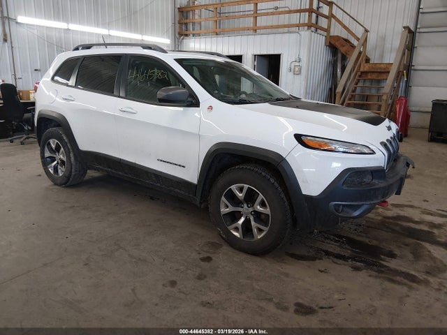 Salvage Jeep Cherokee Image