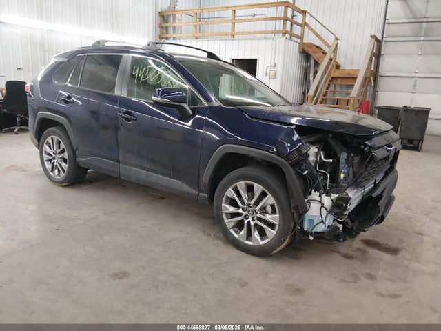 Salvage Toyota RAV4 Image