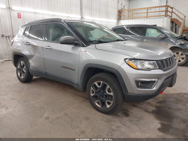 Salvage Jeep Compass Image