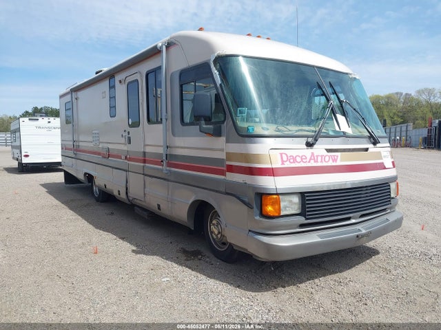 Salvage Chevrolet P30 Image