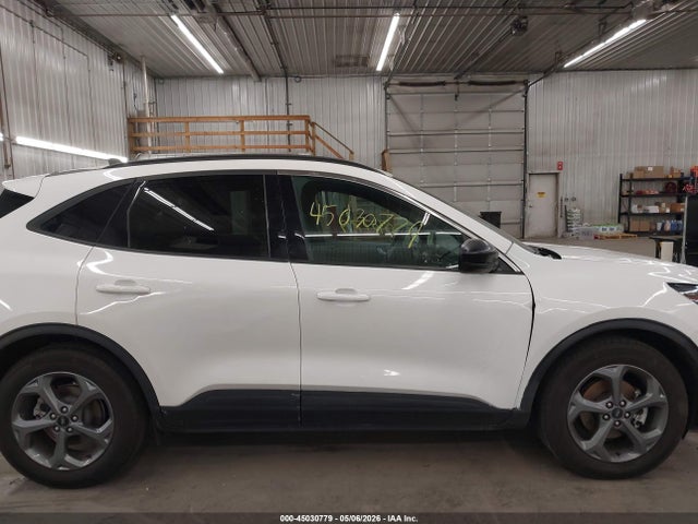 Ford Escape St-line