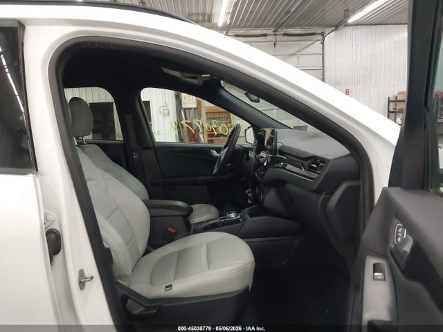 Ford Escape St-line