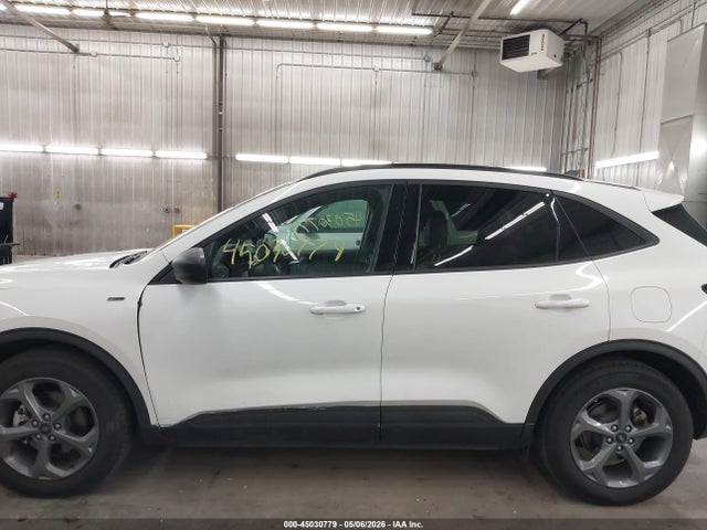 Ford Escape St-line