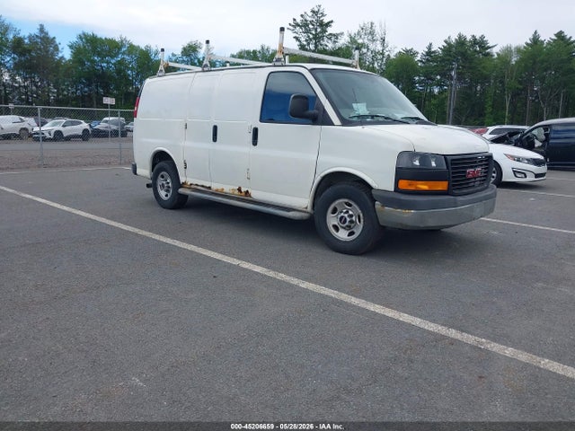 Salvage GMC Savana Image
