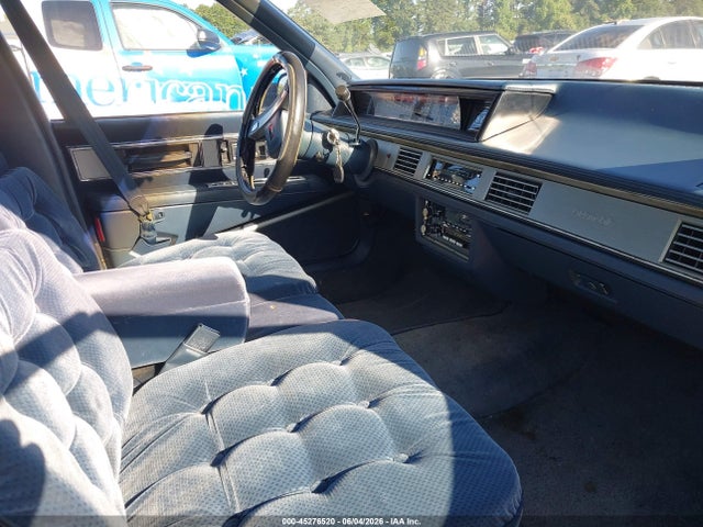 Oldsmobile Delta 88 Royale Brougham